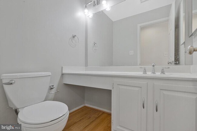 Building Photo - 2689 Glencroft Rd