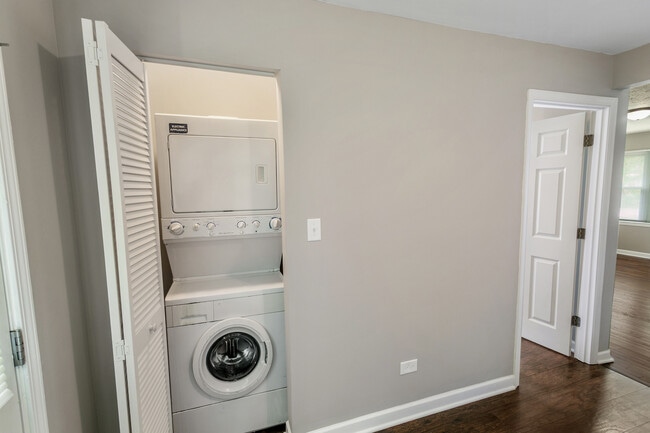 Building Photo - 15403 Cherry Ln
