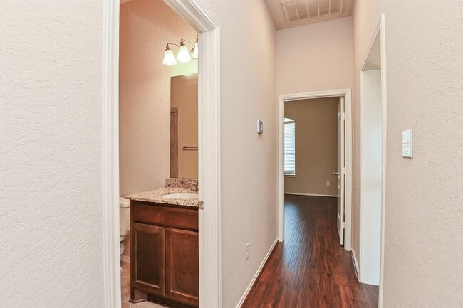Building Photo - 11535 Elizabeth Brook Dr