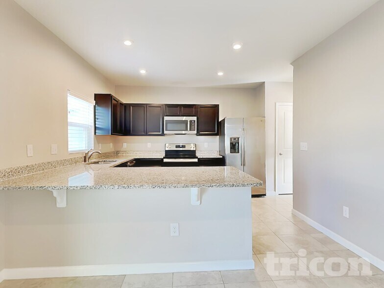 Building Photo - 1008 Talon Ln