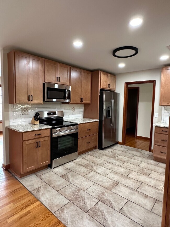 Building Photo - 3928 Inwood Dr