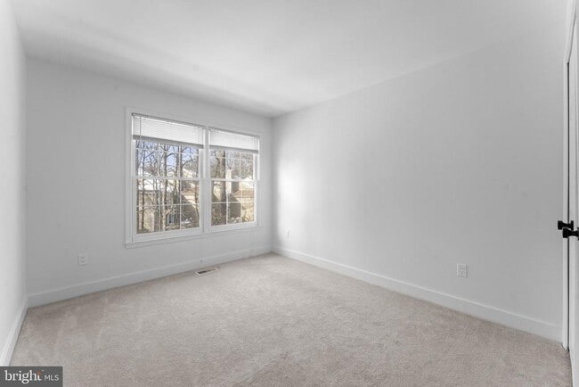 Building Photo - 11433 Heritage Oak Ct