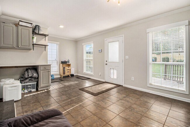 Building Photo - Fully Renovated Smart Home | EV Ready | Au...