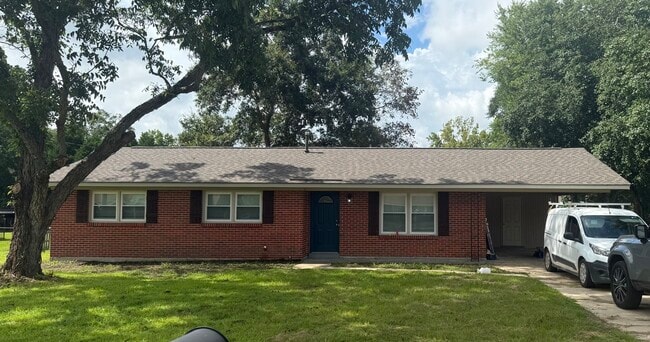 Primary Photo - 5090 Sycamore Dr