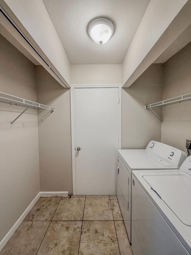 Building Photo - 1913 N Congress Ave