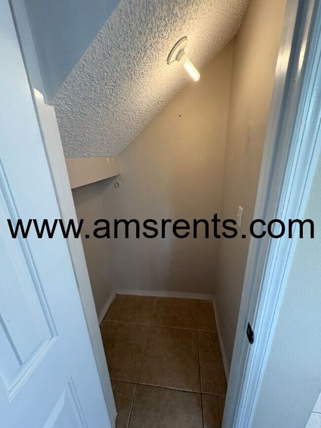 Building Photo - 2404 Condado Ct