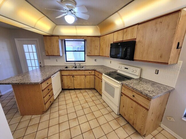 Building Photo - 7553 High Pines Ct