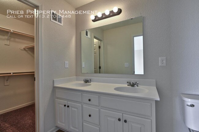 Building Photo - Cedar Springs Duplex - Available August 19th