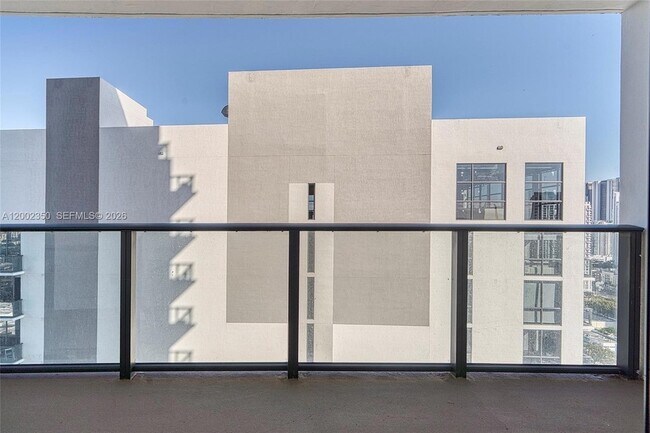 Building Photo - 1600 NE 1st Ave