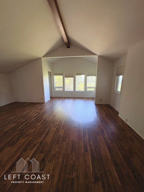 Building Photo - 132 Salishan Dr