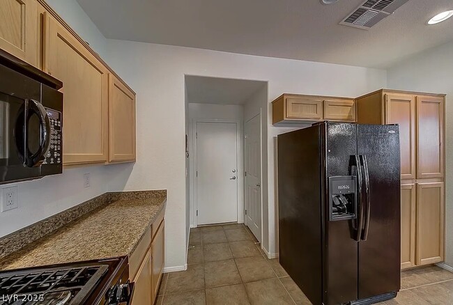 Building Photo - 10582 El Cerrito Chico St