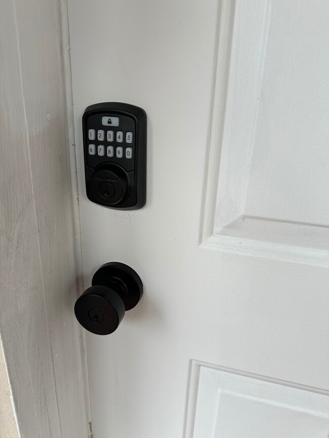 Building Photo - 83 S Lynhurst Dr