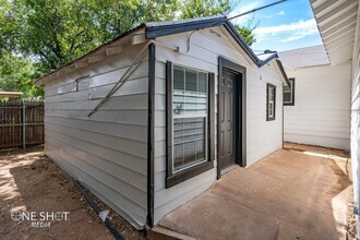 Building Photo - 617 Grand Ave 1/2