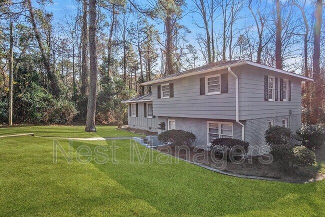 Building Photo - 1401 Briarcliff Dr