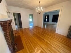 Building Photo - 446 Chandler St