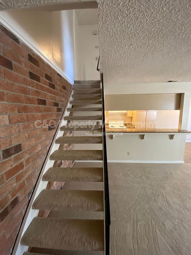 Building Photo - 1864 Roca Ct