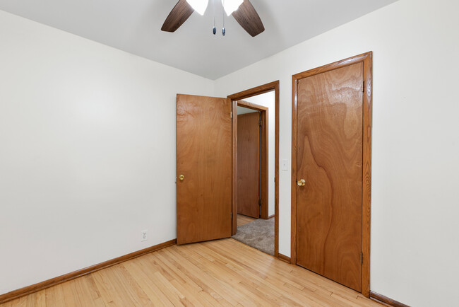 Bedroom - 5515 S Illinois Ave