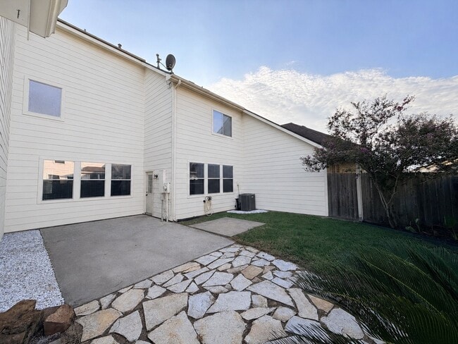 Building Photo - 4531 Park Trail Ln