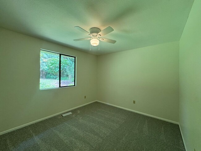 Building Photo - Tranquil 3 bedroom Rambler!!!