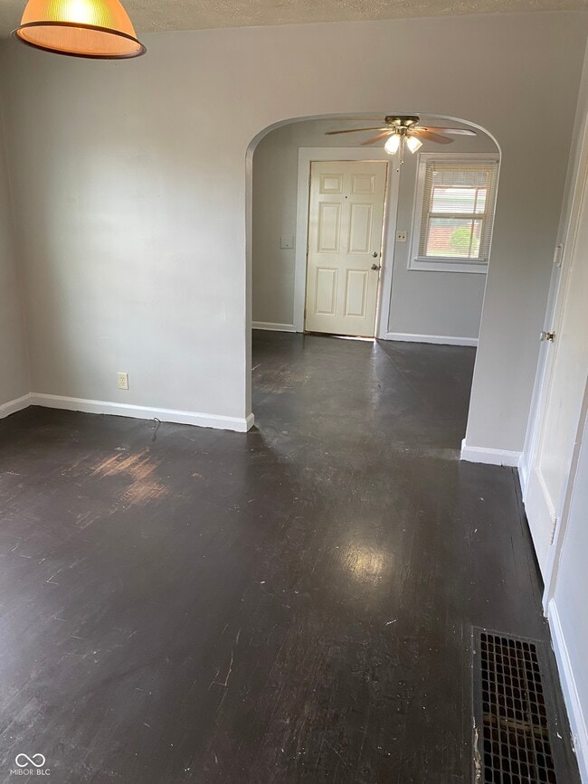Building Photo - 856 N Bradley Ave