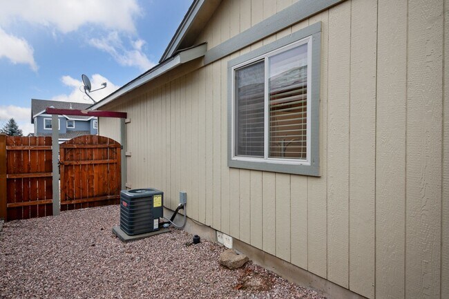 Building Photo - Charming home in Southwest Redmond