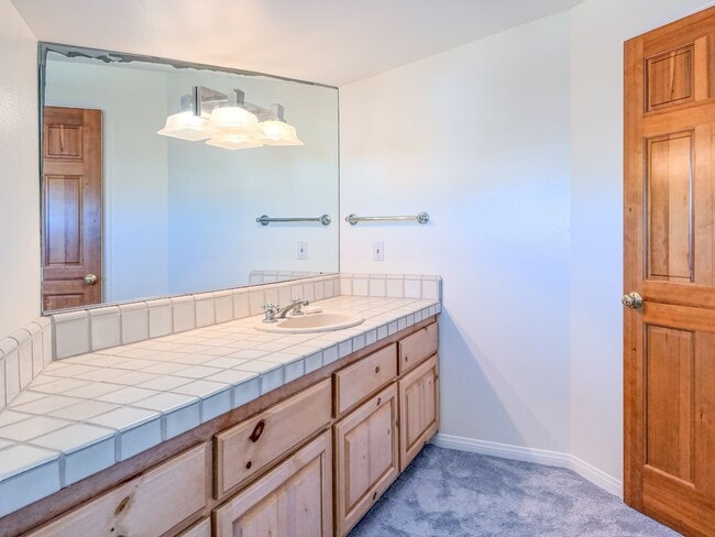 Building Photo - 3637 Ocean Dr