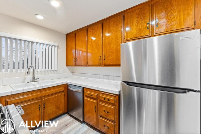 Building Photo - 7572 Amazon Dr