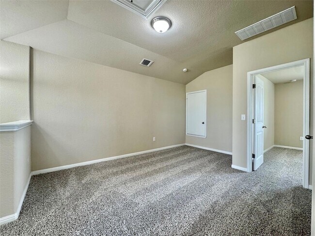 Building Photo - 401 Katmai Cir