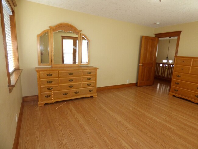 Building Photo - 4465 Countryside Ct NE