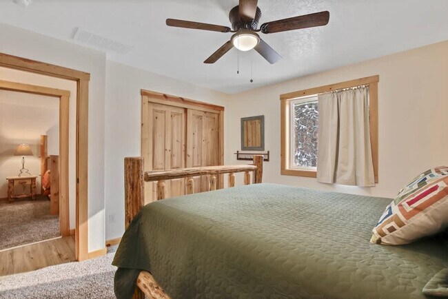 Building Photo - 130 Par Dr