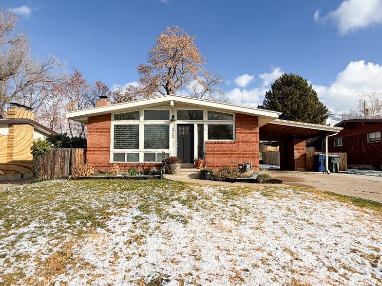 Building Photo - 3360 Gramercy Ave