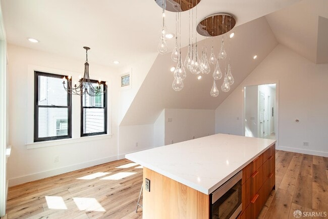 Building Photo - 60 Carmelita St