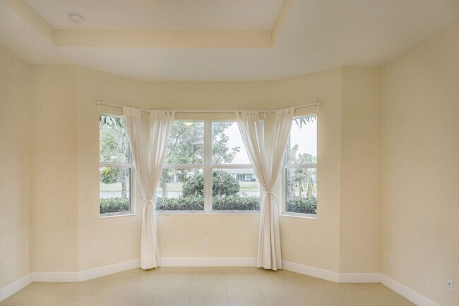 Building Photo - 15323 Goldfinch Cir