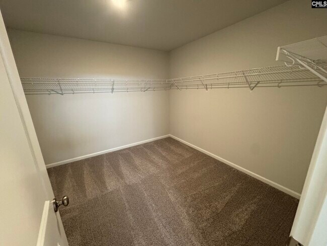 Building Photo - 3062 Hallsdale Dr