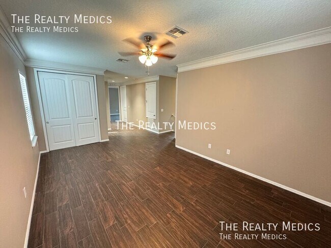 Building Photo - 15764 Ave Of The Arbors