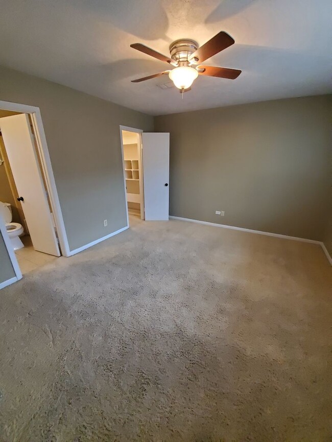 Building Photo - College Station - 3 Bedrooms / 2 bath Hous...