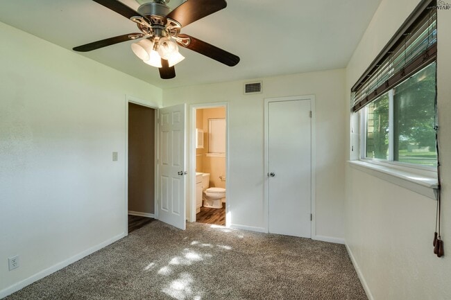 Building Photo - 5114 Fairway Blvd