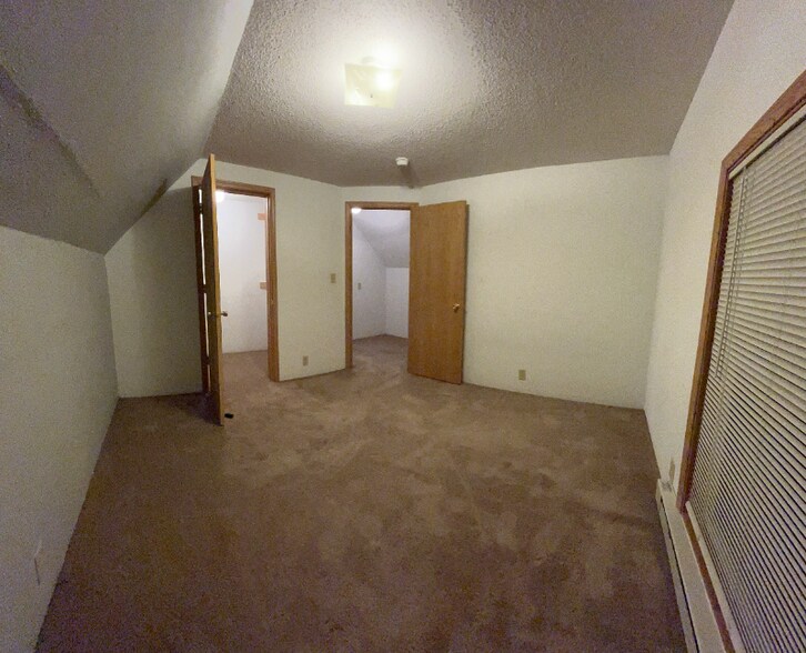 Building Photo - 118 Conley Ave S