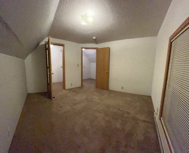 Building Photo - 118 Conley Ave S