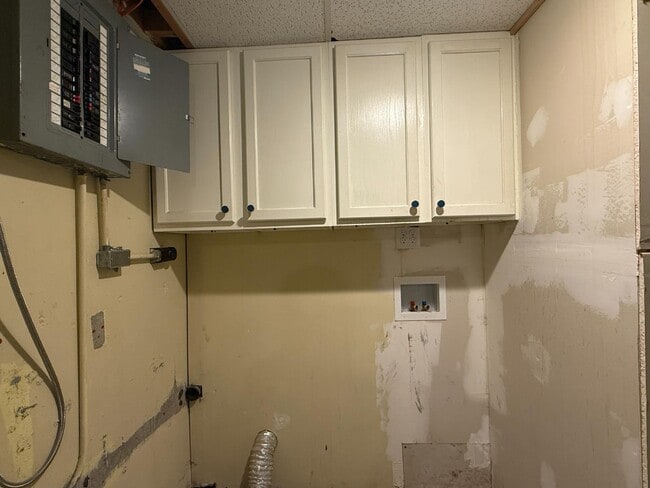 Building Photo - 5902 W Franklin St