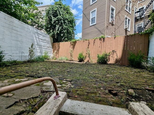 Building Photo - 374 2nd St