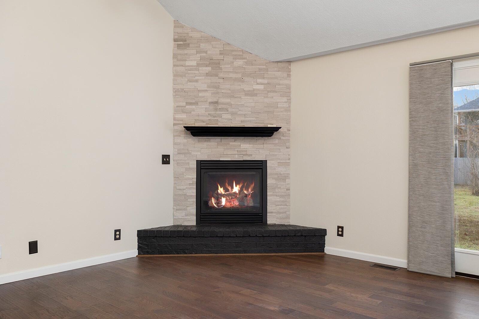 Building Photo - 647 S Meteor Ave