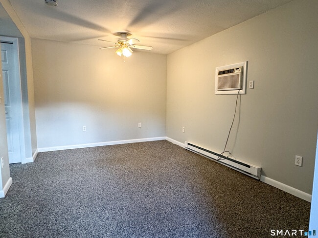 Building Photo - 251 Main St