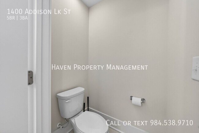 Building Photo - 1400 Addison Lk St