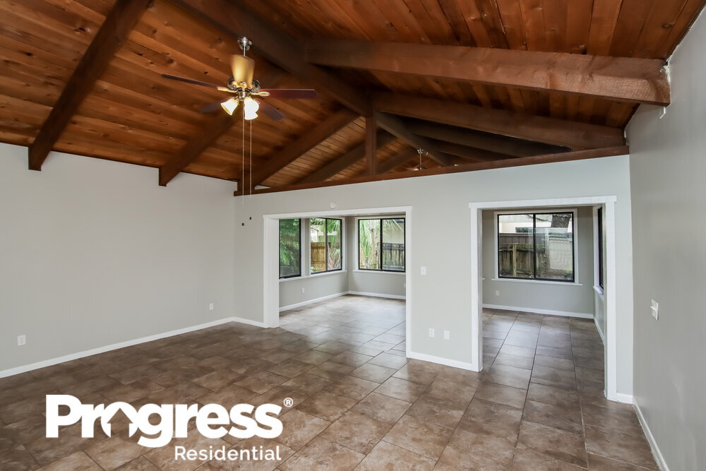 Building Photo - 225 Bayhead Dr