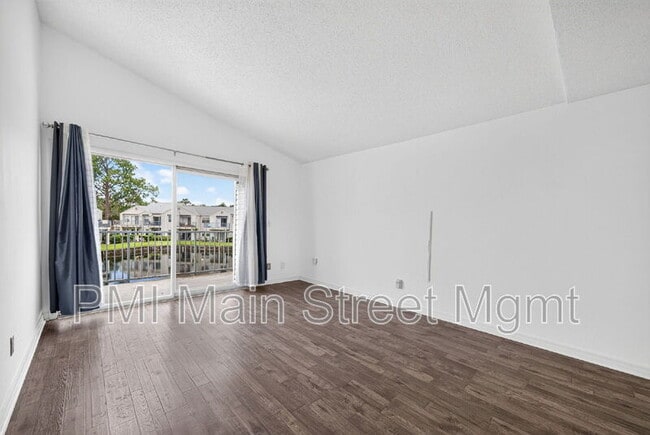 Building Photo - 2512 Woodgate Blvd