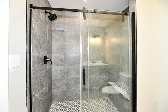 Building Photo - 3550 Eisenhower Dr