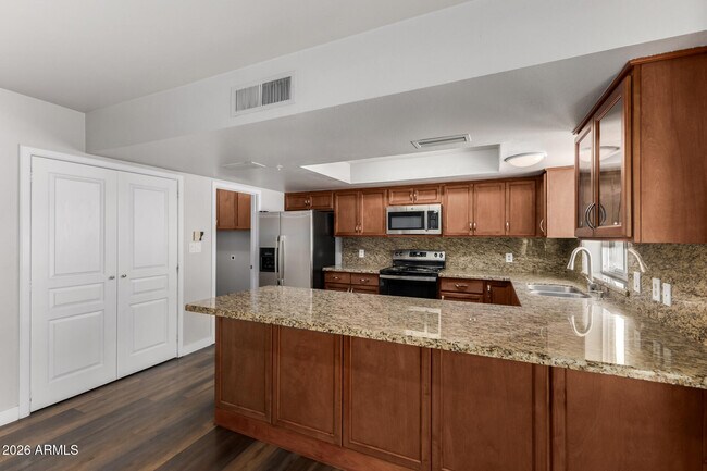 Building Photo - 15014 N 20th St