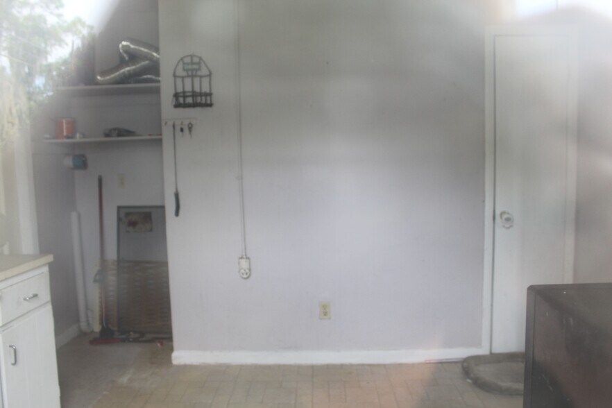 Building Photo - 709 Mosley Rd