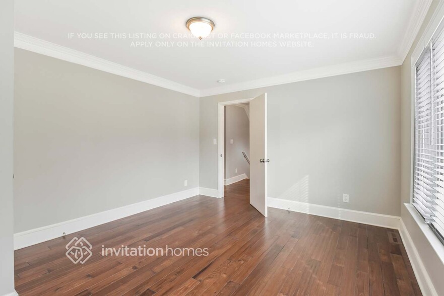 Building Photo - 9340 Pinenoll Ln